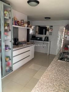 Apartamento en venta en Santa Barbara Occidental, Bogotá · foto 6 de 18