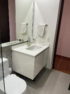Apartamento de 3 alcobas en venta en Chico Navarra, Bogotá, 208 m² · foto 4 de 15