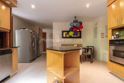 Apartamento en venta en Santa Bárbara Alta, Bogotá · foto 8 de 17