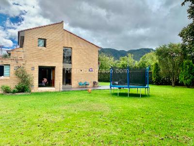 Casa de 4 alcobas en venta en San Simón, Bogotá, 330 m² · foto 2 de 20