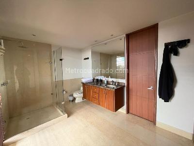 Apartamento de 3 alcobas en arriendo en Camino Del Country, Bogotá, 180 m² · foto 12 de 18