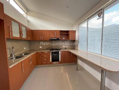 Casa de 3 alcobas en venta en Hacienda Fontanar, Chía, 240 m² · foto 2 de 9