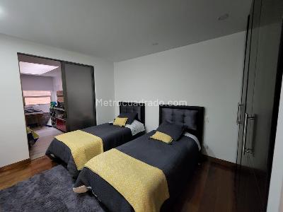 Apartamento de 5 alcobas en venta en Los Rosales, Bogotá, 230 m² · foto 13 de 19