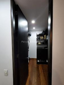 Apartamento de 5 alcobas en venta en Los Rosales, Bogotá, 230 m² · foto 15 de 19