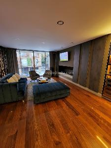 Apartamento de 5 alcobas en venta en Los Rosales, Bogotá, 230 m² · foto 2 de 19