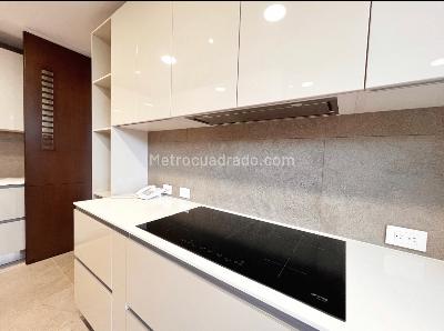 Apartamento de 2 alcobas en venta en Chico Museo, Bogotá, 160 m² · foto 7 de 10