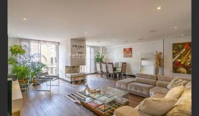 Apartamento de 3 alcobas en venta en Santa Bárbara Occidental, Bogotá, 166 m² · foto 2 de 13