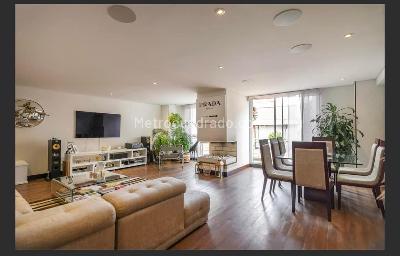 Apartamento de 3 alcobas en venta en Santa Bárbara Occidental, Bogotá, 166 m² · foto 3 de 13