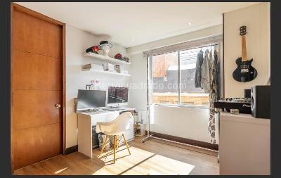 Apartamento de 3 alcobas en venta en Santa Bárbara Occidental, Bogotá, 166 m² · foto 6 de 13