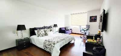 Apartamento de 3 alcobas en venta en Chico Navarra, Bogotá, 236 m² · foto 13 de 18