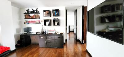 Apartamento de 3 alcobas en venta en Chico Navarra, Bogotá, 236 m² · foto 8 de 18