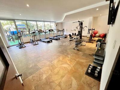 Apartamento de 3 alcobas en venta en Chico Navarra, Bogotá, 184 m² · foto 10 de 13