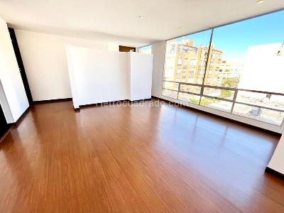 Apartamento de 3 alcobas en venta en Chico Navarra, Bogotá, 184 m² · foto 3 de 13