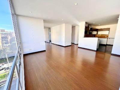 Apartamento de 3 alcobas en venta en Chico Navarra, Bogotá, 184 m² · foto 6 de 13