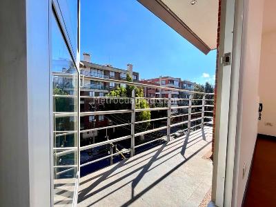 Apartamento de 3 alcobas en venta en Chico Navarra, Bogotá, 184 m² · foto 9 de 13