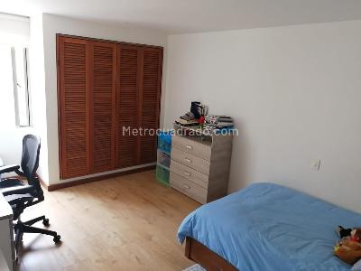 Apartamento de 3 alcobas en venta en Chico Reservado, Bogotá, 242 m² · foto 11 de 20