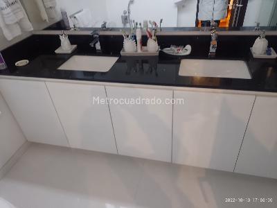 Apartamento de 3 alcobas en venta en Chico Navarra, Bogotá, 270 m² · foto 14 de 19