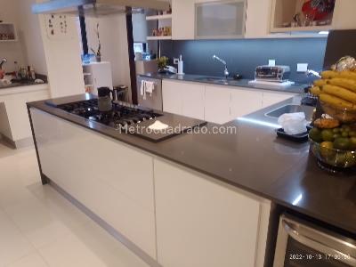 Apartamento de 3 alcobas en venta en Chico Navarra, Bogotá, 270 m² · foto 16 de 19
