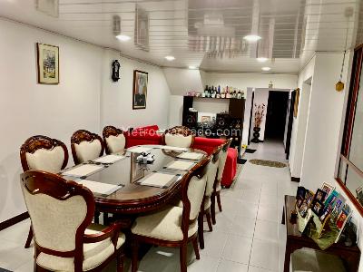 Casa de 5 alcobas en venta en Carabelas, Bogotá, 320 m² · foto 2 de 18