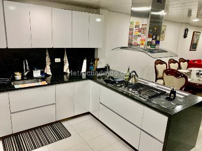 Casa de 5 alcobas en venta en Carabelas, Bogotá, 320 m² · foto 6 de 18