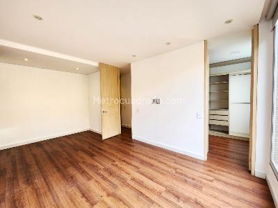 Apartamento de 2 alcobas en venta en Chico Navarra Chico, Bogotá, 123 m² · foto 7 de 14