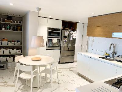 Apartamento de 3 alcobas en venta en Chico Oriental, Bogotá, 285 m² · foto 18 de 20