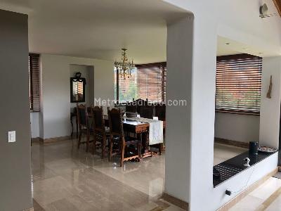 Apartamento de 4 alcobas en venta en La Carolina, Bogotá, 374 m² · foto 3 de 20