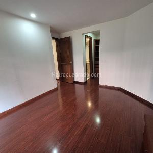 Apartamento de 2 alcobas en venta en Chico Reservado, Bogotá, 84 m² · foto 4 de 20