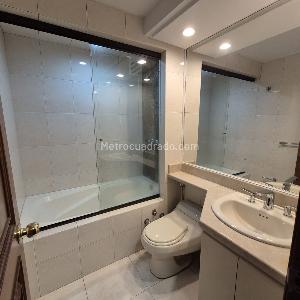 Apartamento de 2 alcobas en venta en Chico Reservado, Bogotá, 84 m² · foto 7 de 20