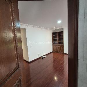 Apartamento de 2 alcobas en venta en Chico Reservado, Bogotá, 84 m² · foto 10 de 20