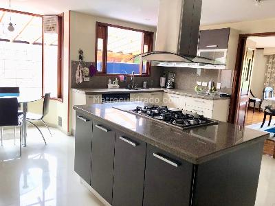 Casa de 4 alcobas en venta en San Jose De Bavaria, Bogotá, 500 m² · foto 13 de 19