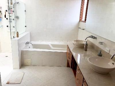 Casa de 4 alcobas en venta en San Jose De Bavaria, Bogotá, 500 m² · foto 17 de 19