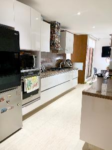 Apartamento de 3 alcobas en venta en Cerros De Suba, Bogotá, 225 m² · foto 8 de 19