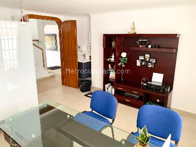 Casa de 5 alcobas en venta en Santa Paula, Bogotá, 280 m² · foto 7 de 19