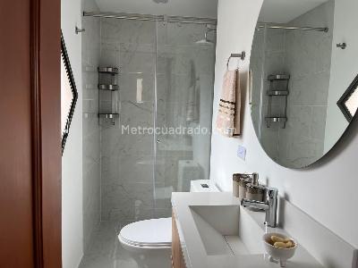Apartamento de 4 alcobas en venta en Country Contador, Bogotá, 200 m² · foto 9 de 18