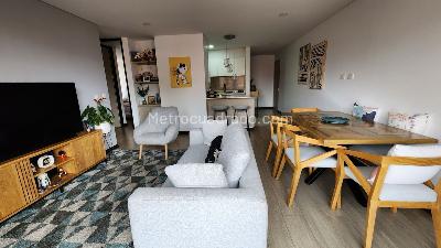 Apartamento de 2 alcobas en venta en Caobos Salazar Cedritos, Bogotá, 74 m² · foto 2 de 15