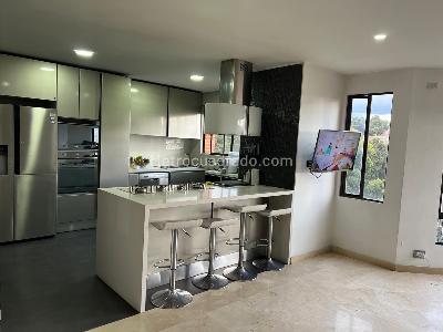 Apartamento de 4 alcobas en venta en Cerros De Sotileza, Bogotá, 245 m² · foto 2 de 19