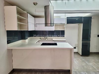 Apartamento en venta en Chico San Patricio, Bogotá · foto 4 de 13