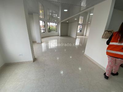 Casa de 5 alcobas en venta en La Fraguita, Bogotá, 480 m² · foto 2 de 6