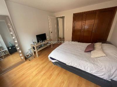 Apartamento en venta en Santa Barbara Central, Bogotá · foto 3 de 9