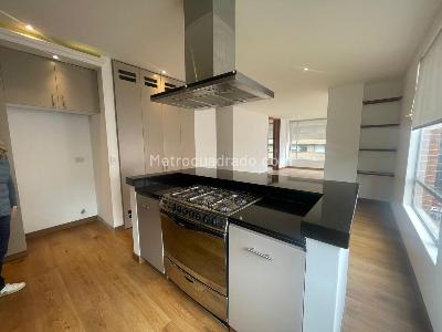 Apartamento de 3 alcobas en arriendo en Bellavista Rosales, Bogotá, 206 m² · foto 6 de 15