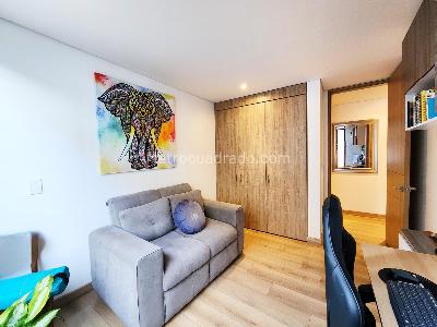 Apartamento de 2 alcobas en venta en Santa Barbara Occidental, Bogotá, 87 m² · foto 3 de 10