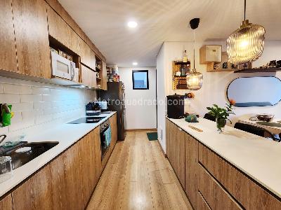 Apartamento de 2 alcobas en venta en Santa Barbara Occidental, Bogotá, 87 m² · foto 6 de 10
