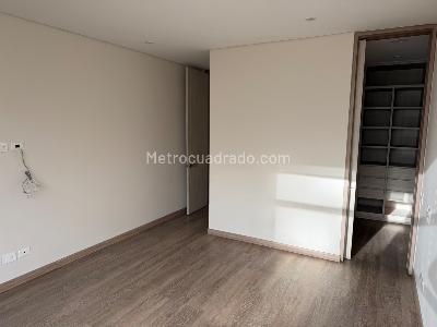 Apartamento de 2 alcobas en venta en Nogal Rosales, Bogotá, 127 m² · foto 10 de 18