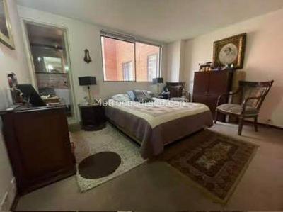 Apartamento en venta en Lagos De Cordoba, Bogotá · foto 3 de 11