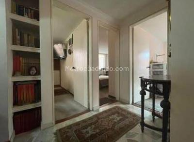 Apartamento en venta en Lagos De Cordoba, Bogotá · foto 7 de 11