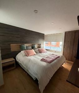 Apartamento de 2 alcobas en venta en Los Rosales Emaus, Bogotá, 105 m² · foto 4 de 7