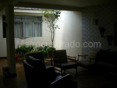 Casa de 5 alcobas en venta en Santa Monica, Cali, 495 m² · foto 2 de 17