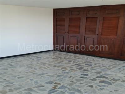 Apartamento en venta en Granada, Cali · foto 6 de 9