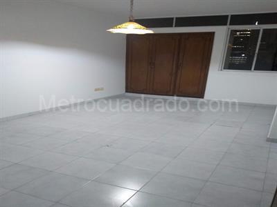 Apartamento de 3 alcobas en venta en Centenario, Cali, 123 m² · foto 4 de 13